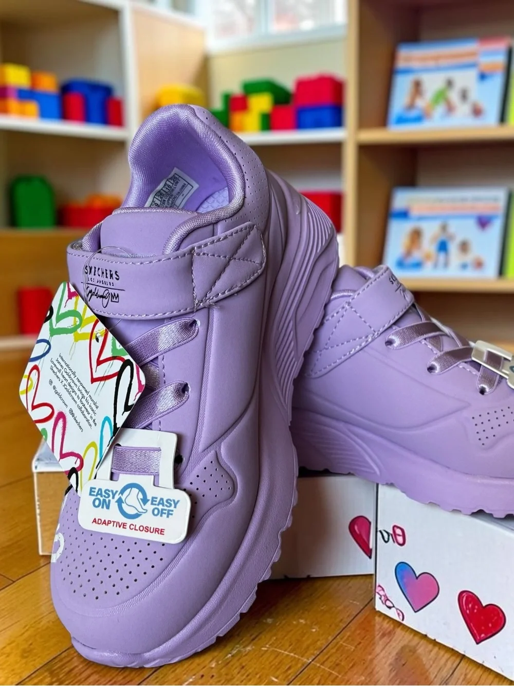 Skechers x Goldcrown: Uno Lite - Love Levitate Size 10K Brand New